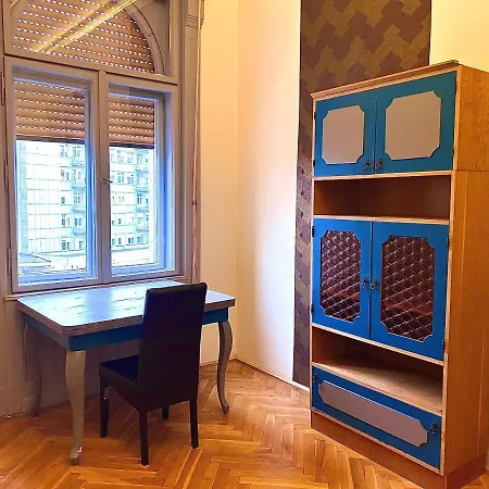 F14 By Small Apartament *